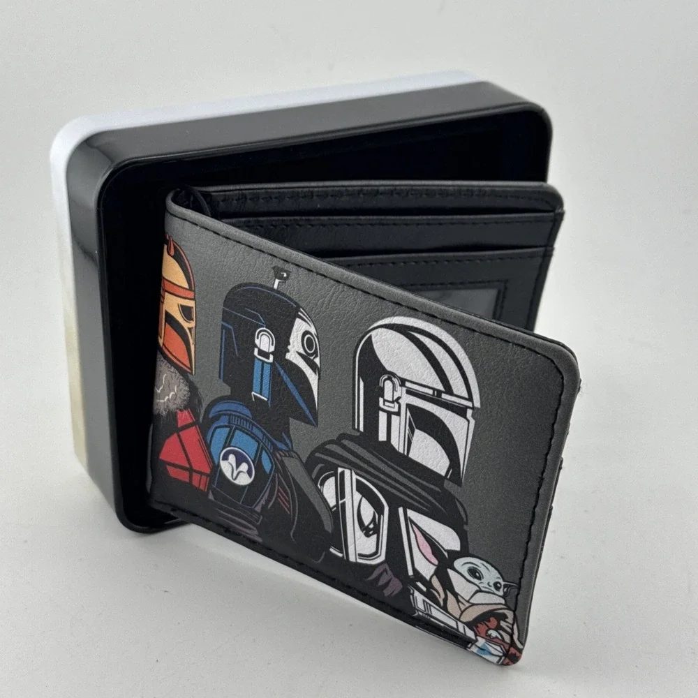 Buckle-Down Star Wars Mandalorian Creed Mens Bifold Wallet in Tin Box Grey New